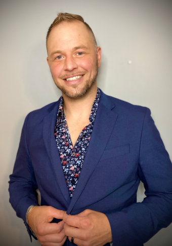 Portrait of Aaron Peterson