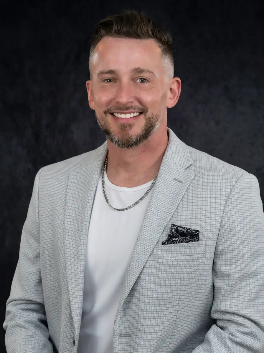 Ryan Schroder headshot